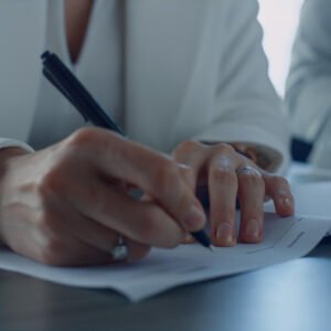 Продажба / прехвърляне на дружествен дял